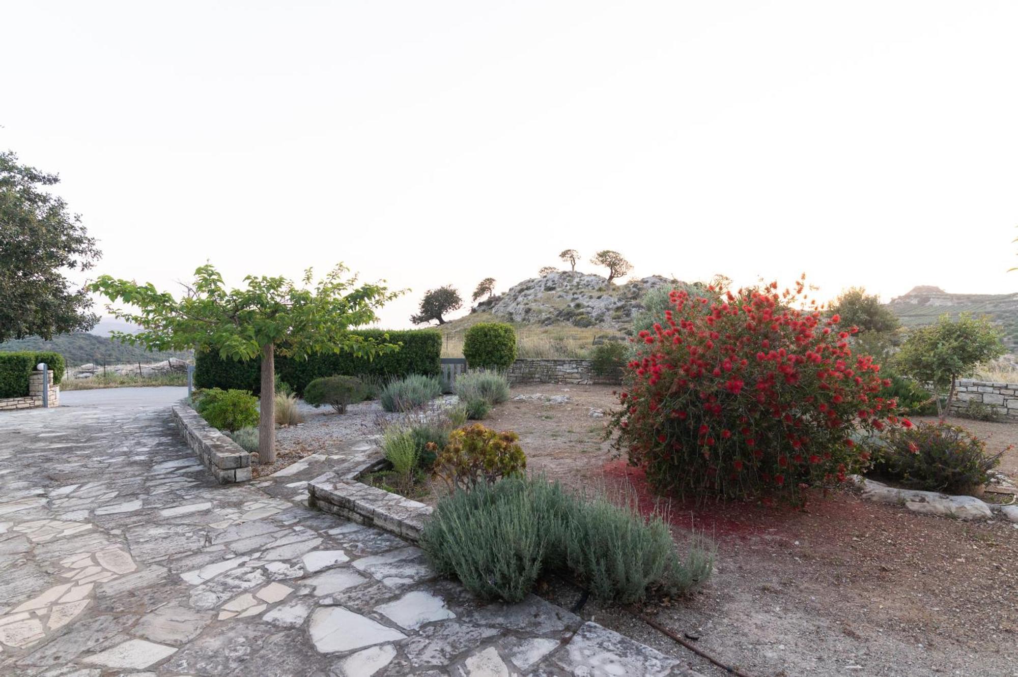 Carob Villa Moírai Eksteriør billede