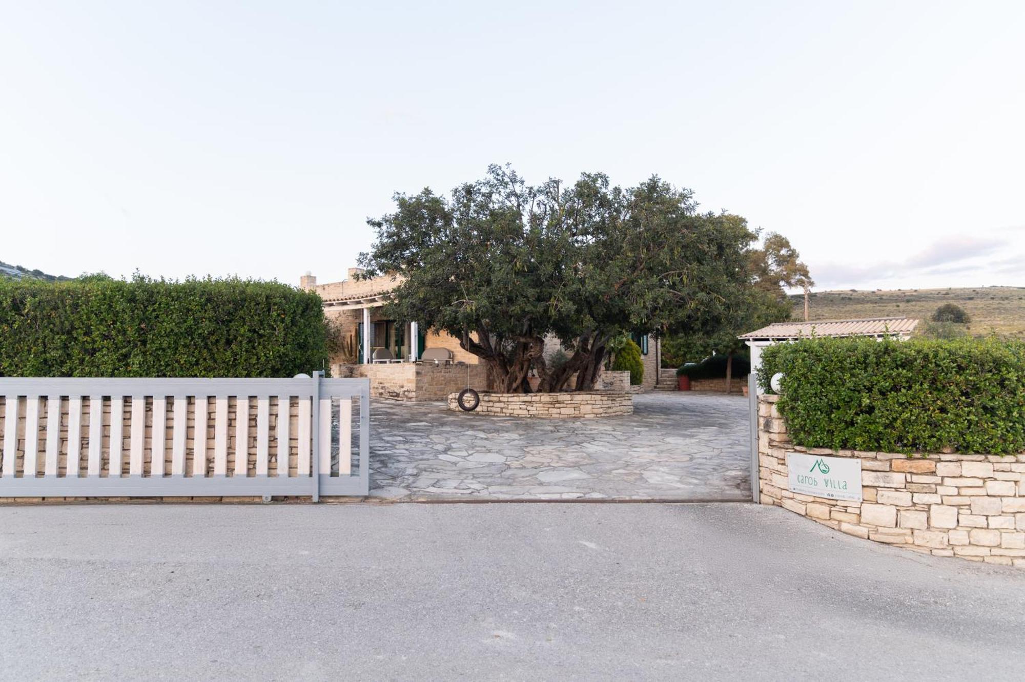 Carob Villa Moírai Eksteriør billede